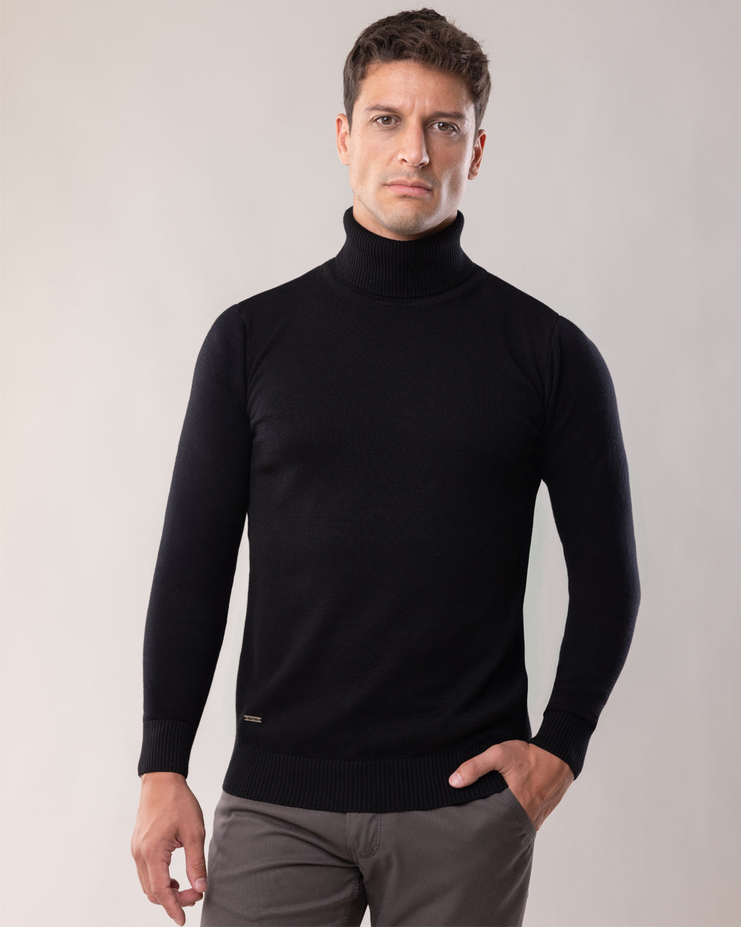 𝗜𝗻𝗻𝗼𝘃𝗮𝘁𝗼𝗿 | Džemper rolka - Black