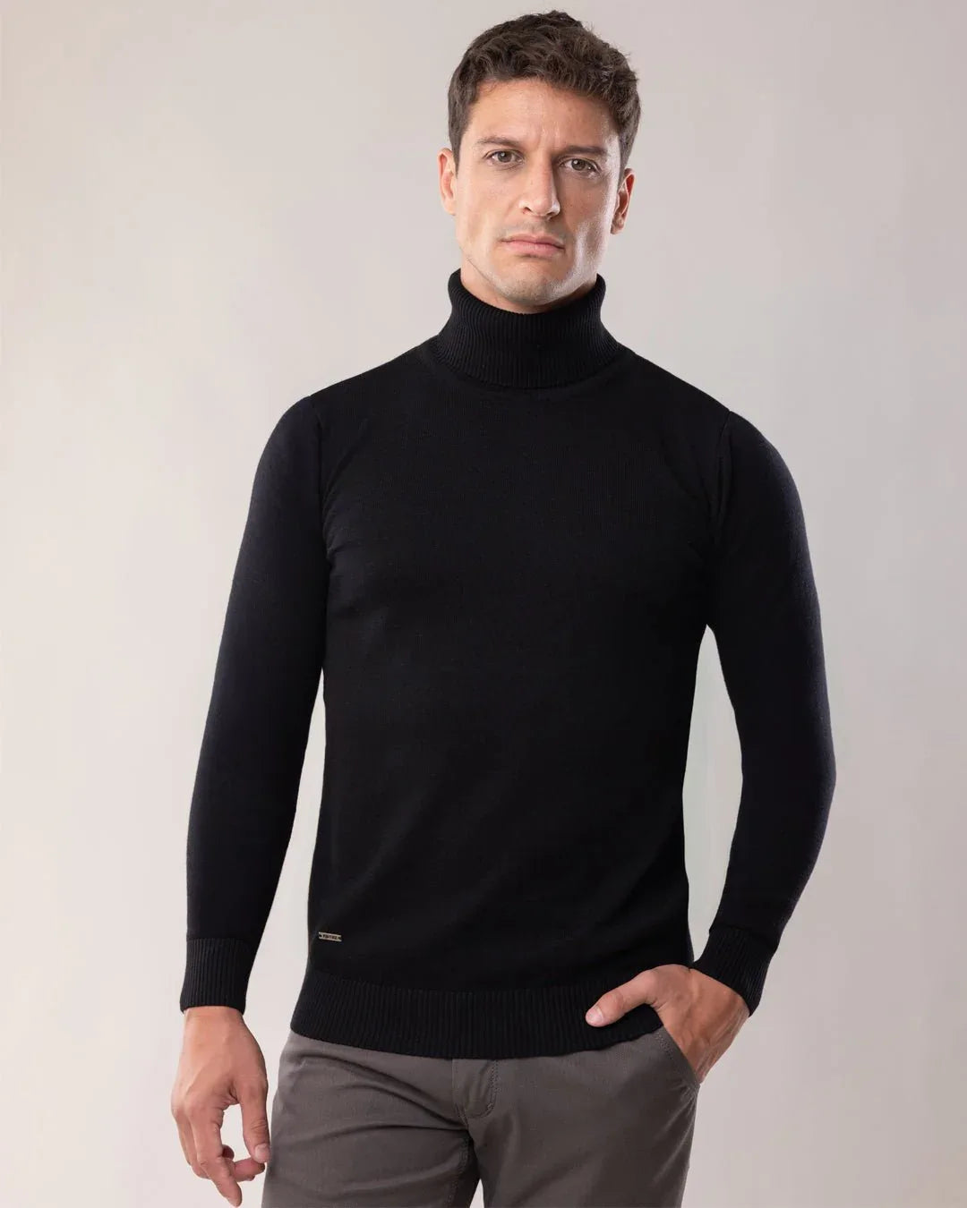 𝗜𝗻𝗻𝗼𝘃𝗮𝘁𝗼𝗿 | Džemper rolka - Black
