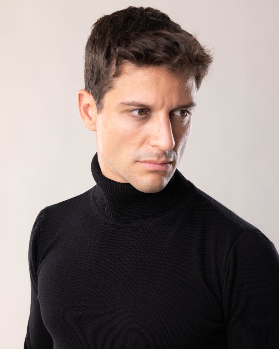 𝗜𝗻𝗻𝗼𝘃𝗮𝘁𝗼𝗿 | Džemper rolka - Black