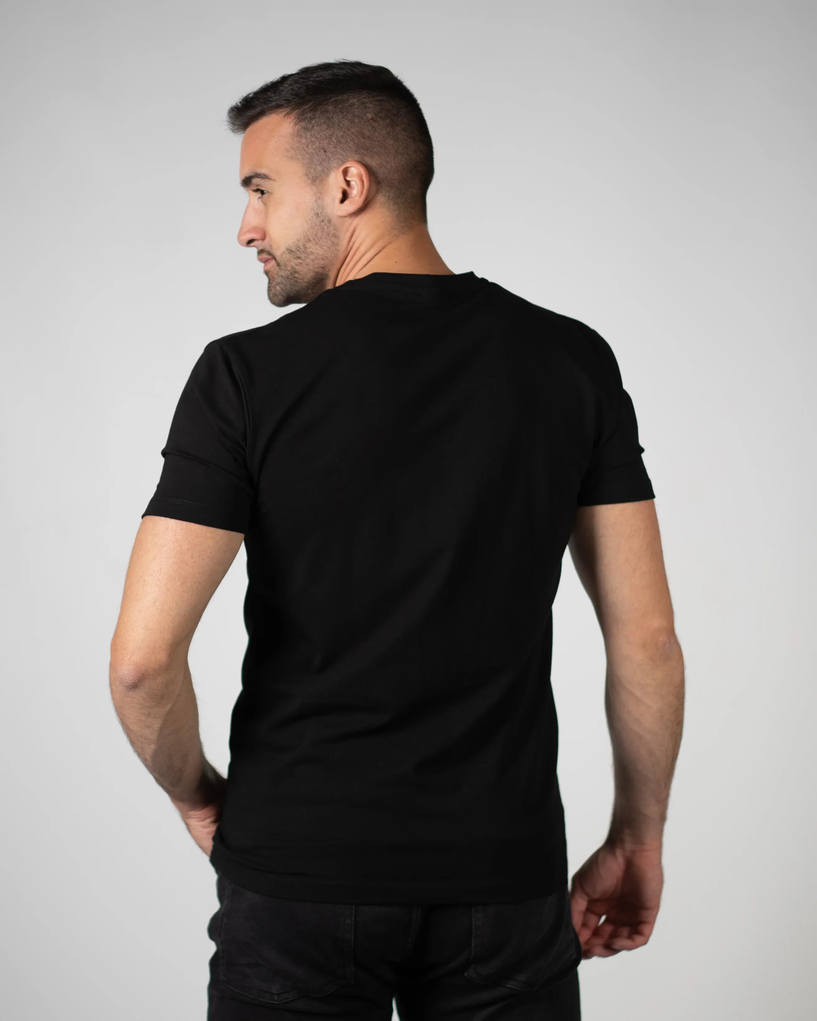 𝗧𝗵𝗲 𝗼𝗻𝗹𝘆 𝗼𝗻𝗲 | Basic majica - Black