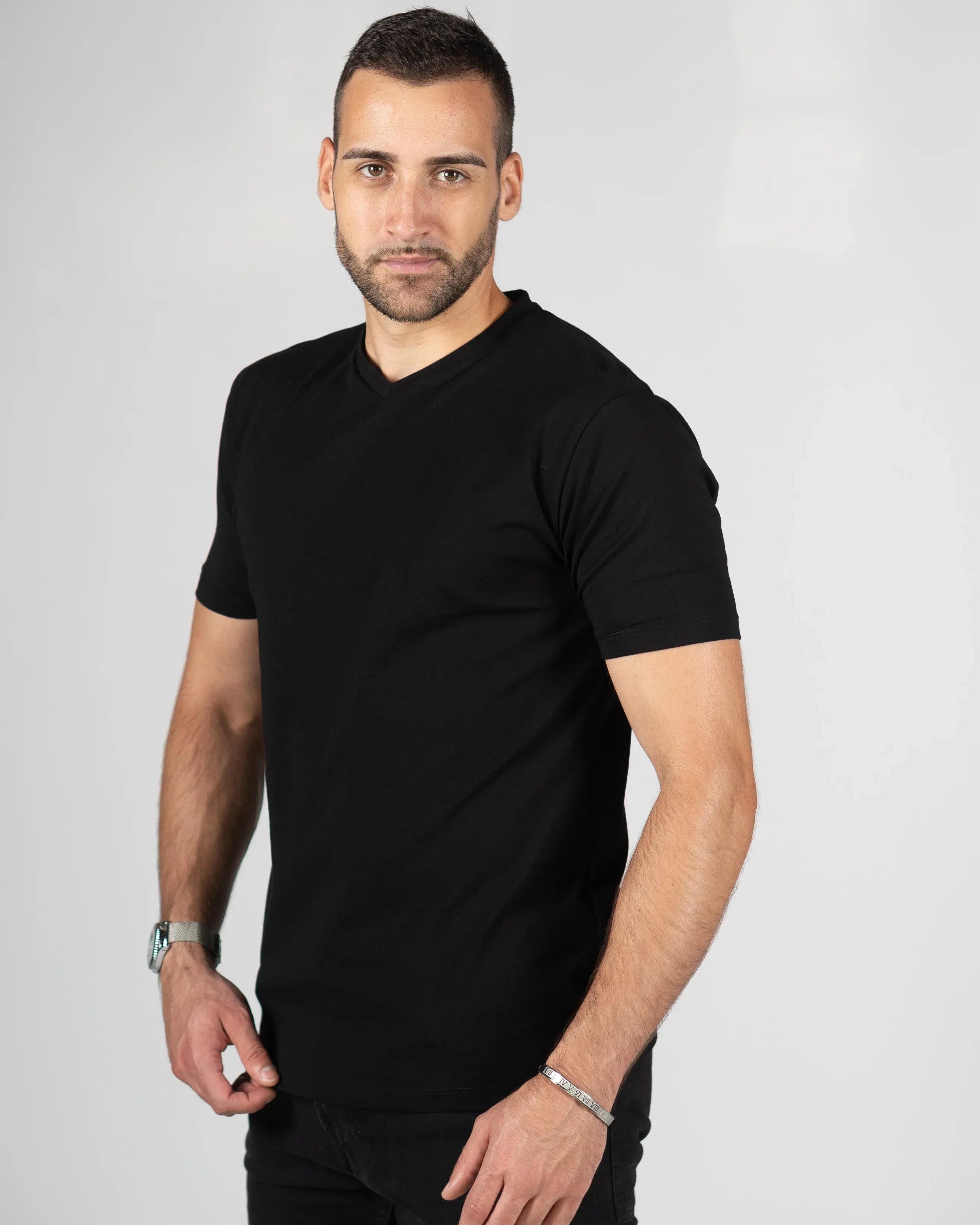 𝗧𝗵𝗲 𝗼𝗻𝗹𝘆 𝗼𝗻𝗲 | V IZREZ - Basic majica - Black