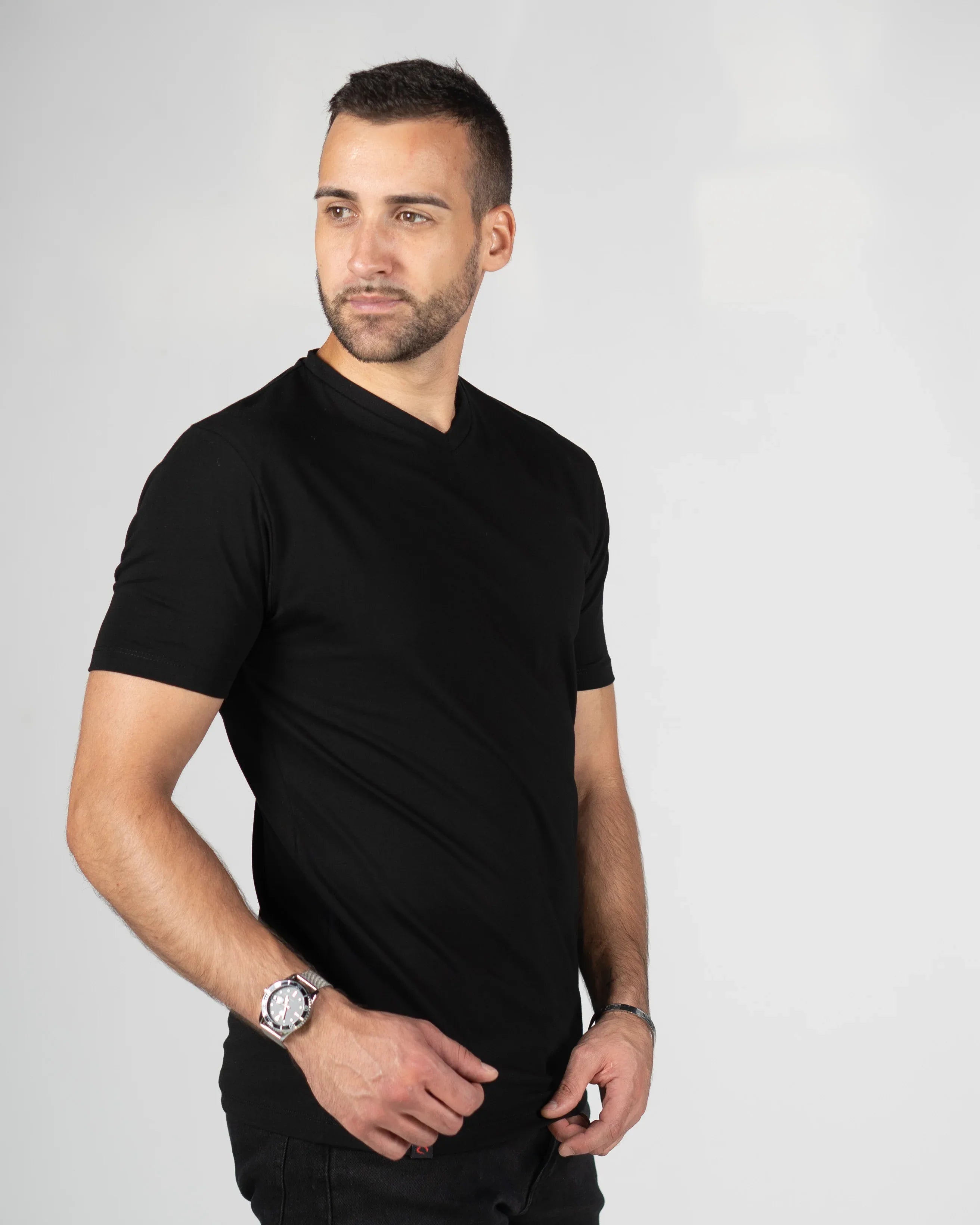 𝗧𝗵𝗲 𝗼𝗻𝗹𝘆 𝗼𝗻𝗲 | V IZREZ - Basic majica - Black