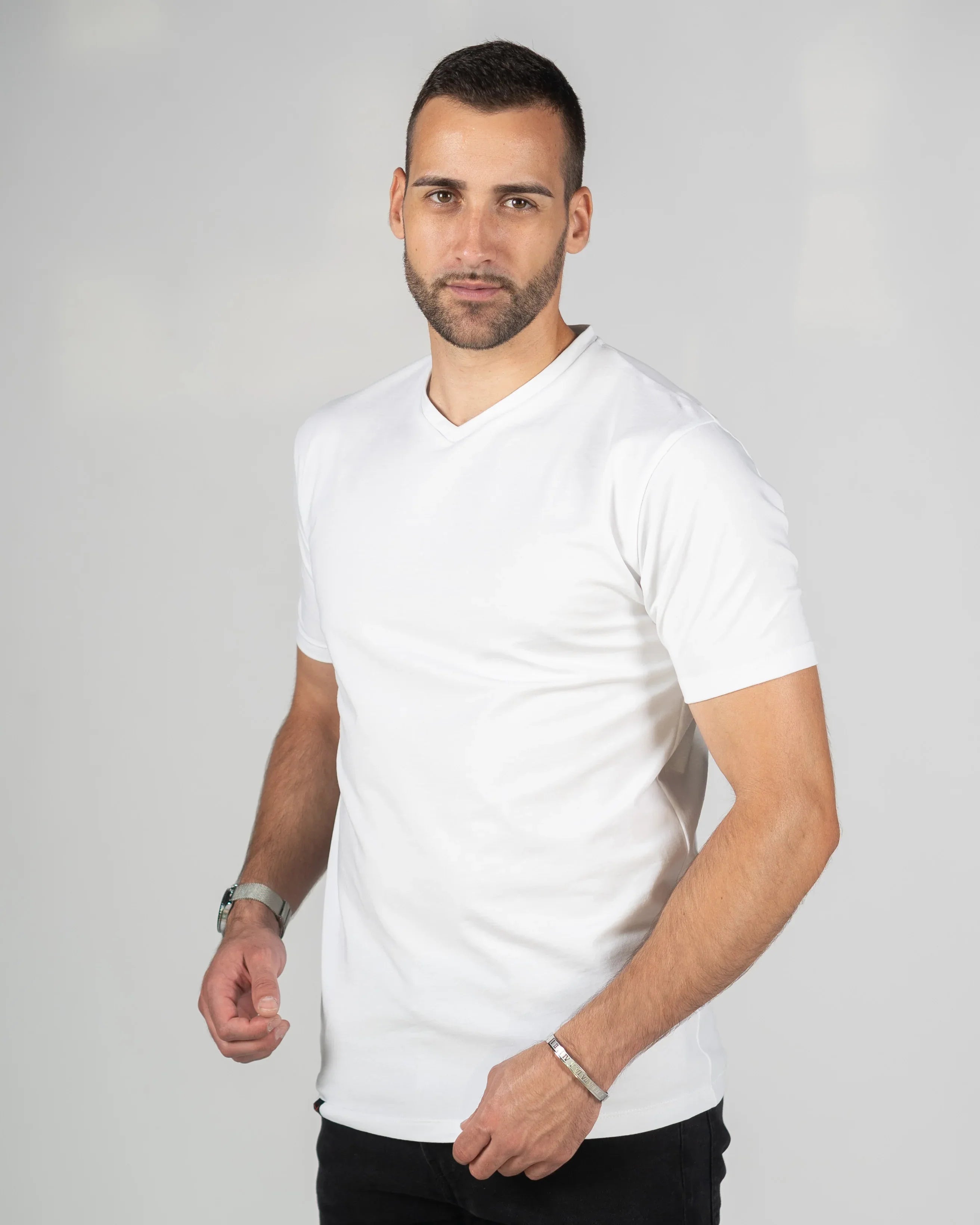 𝗧𝗵𝗲 𝗼𝗻𝗹𝘆 𝗼𝗻𝗲 | V IZREZ - Basic majica - White