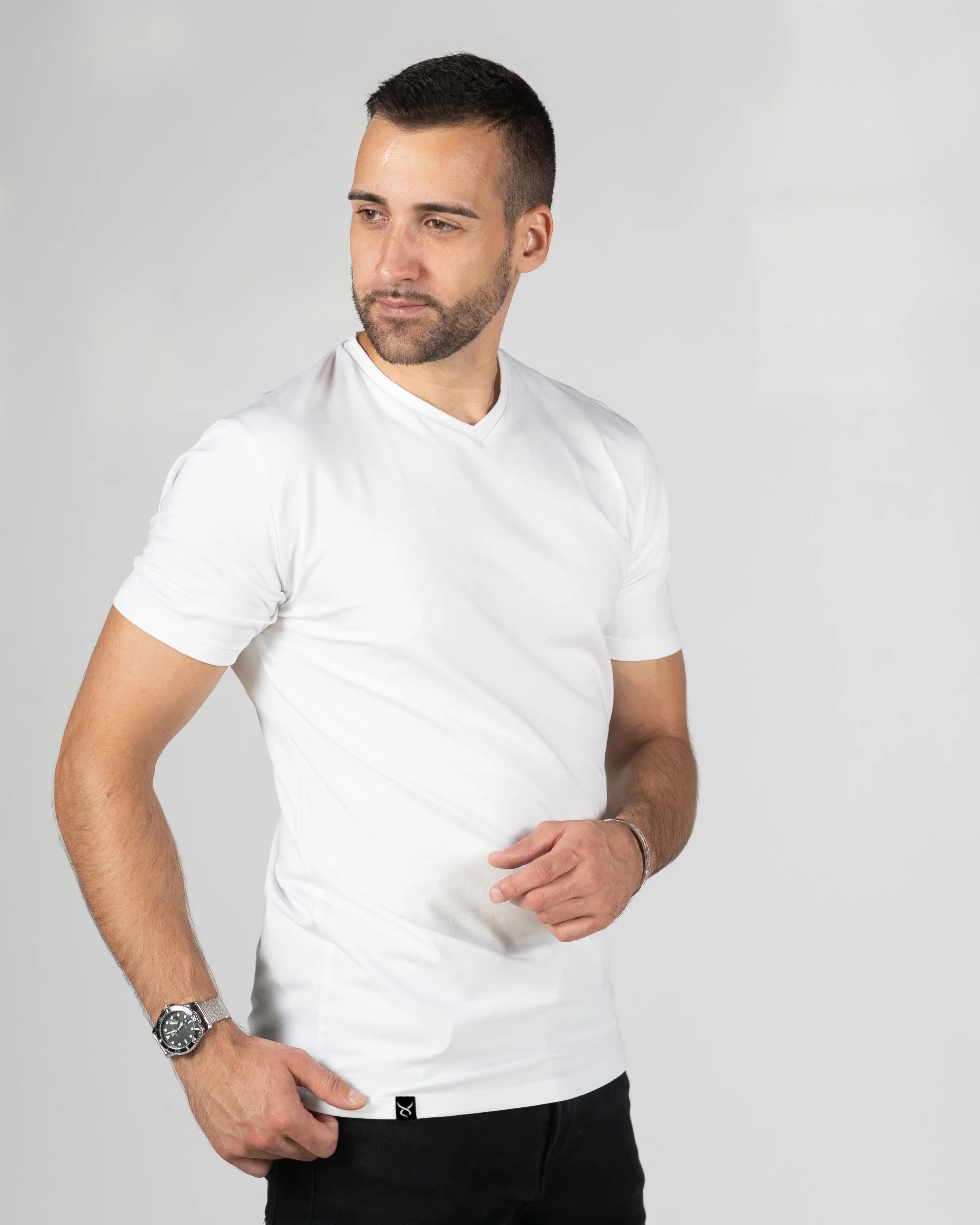 𝗧𝗵𝗲 𝗼𝗻𝗹𝘆 𝗼𝗻𝗲 | V IZREZ - Basic majica - White