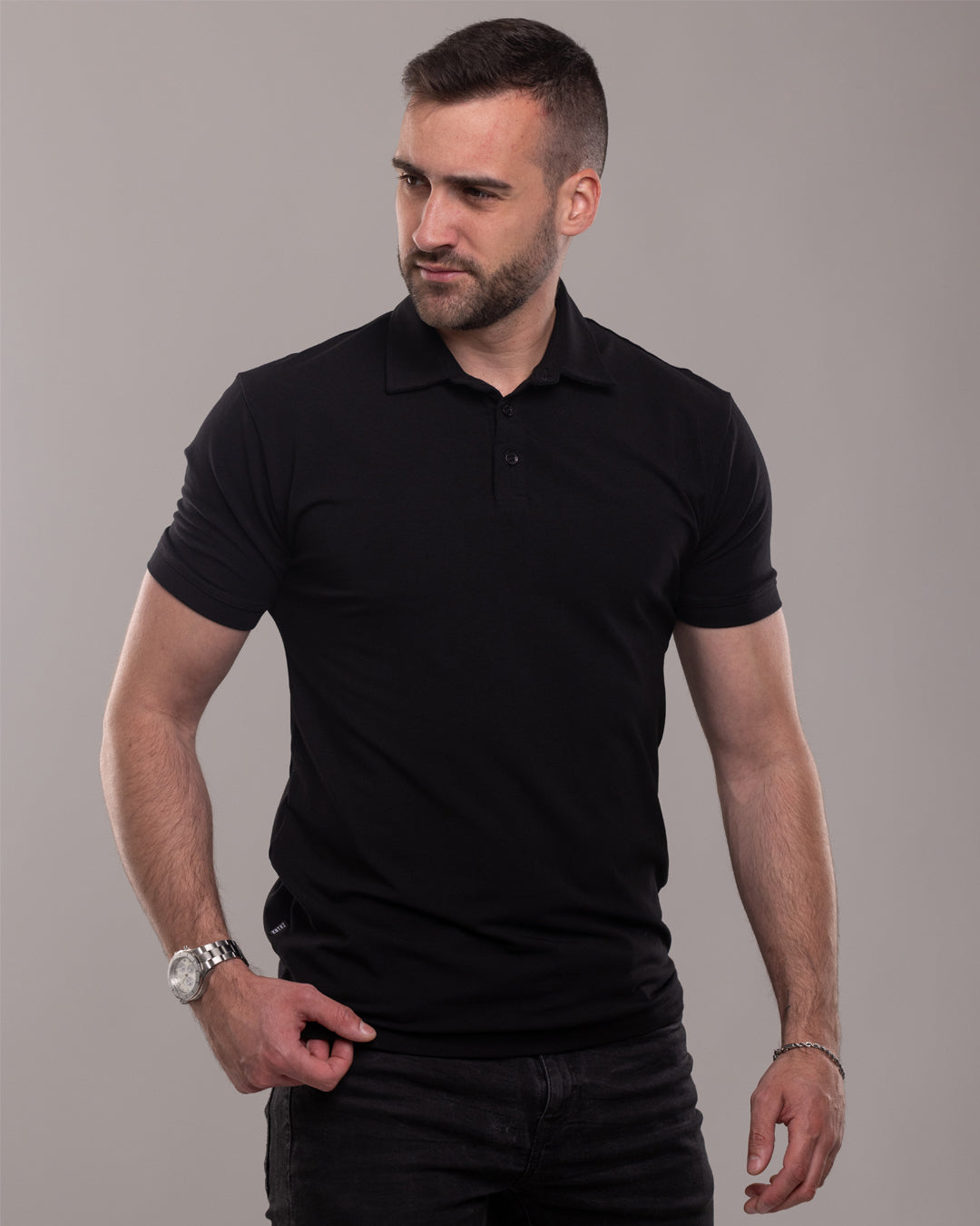 ๐ง๐ต๐ฒ ๐๐ฒ๐ฎ๐น ๐ ๐ฎ๐ธ๐ฒ๐ฟ | Polo majica - Black