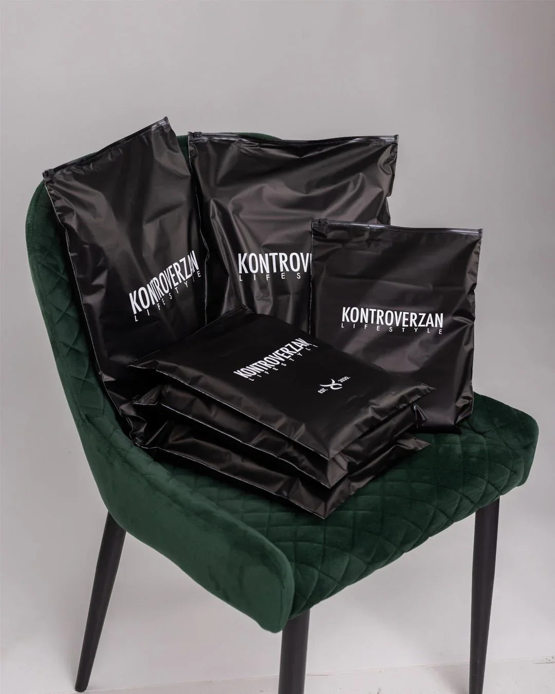 𝗧𝗵𝗲 𝗼𝗻𝗹𝘆 𝗼𝗻𝗲 | Basic majica - Black