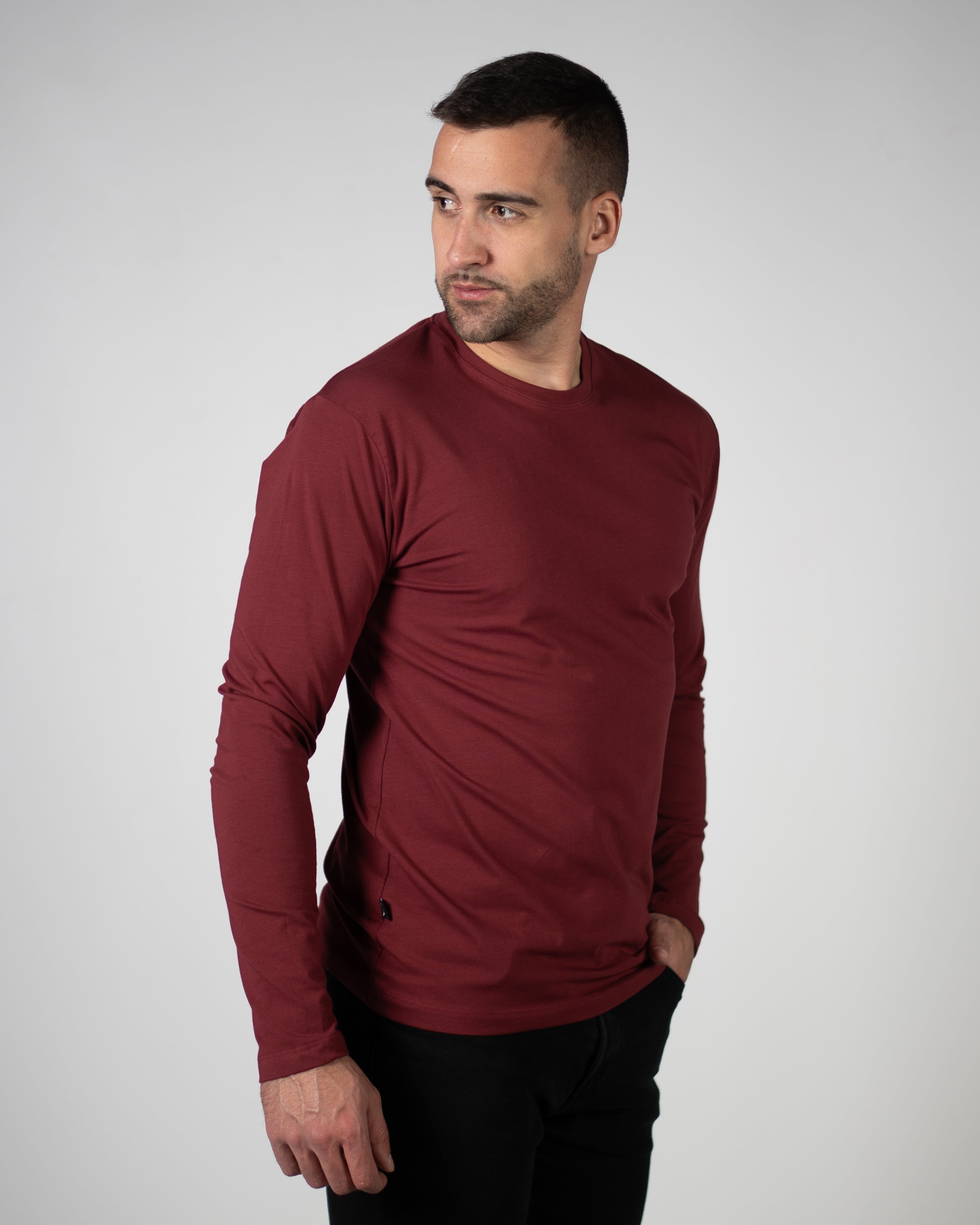 𝗧𝗵𝗲 𝗼𝗻𝗹𝘆 𝗼𝗻𝗲 𝗟𝗼𝗻𝗴 | Basic majica - Ruby Wine