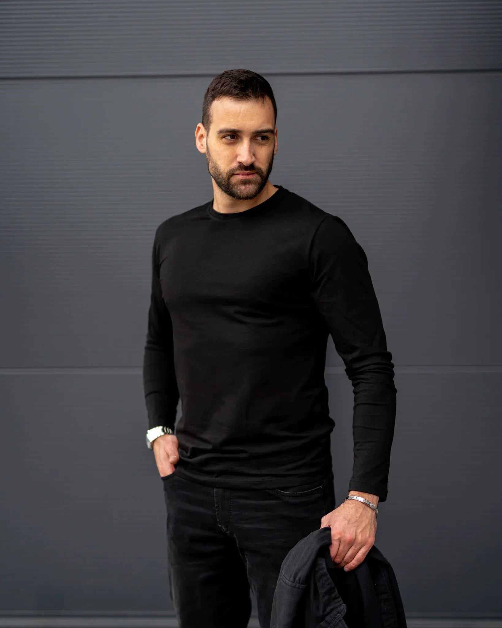 𝗧𝗵𝗲 𝗼𝗻𝗹𝘆 𝗼𝗻𝗲 𝗟𝗼𝗻𝗴 | Basic majica - Black