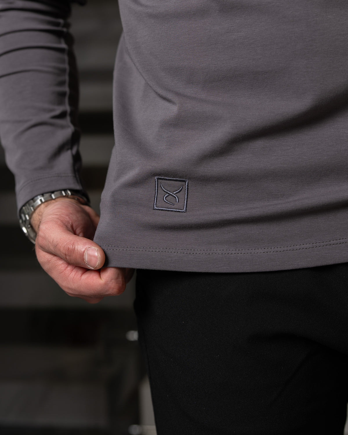 𝗧𝗵𝗲 𝗖𝗹𝗼𝘀𝗲𝗿 | Basic majica - dugi rukav - Anthracite